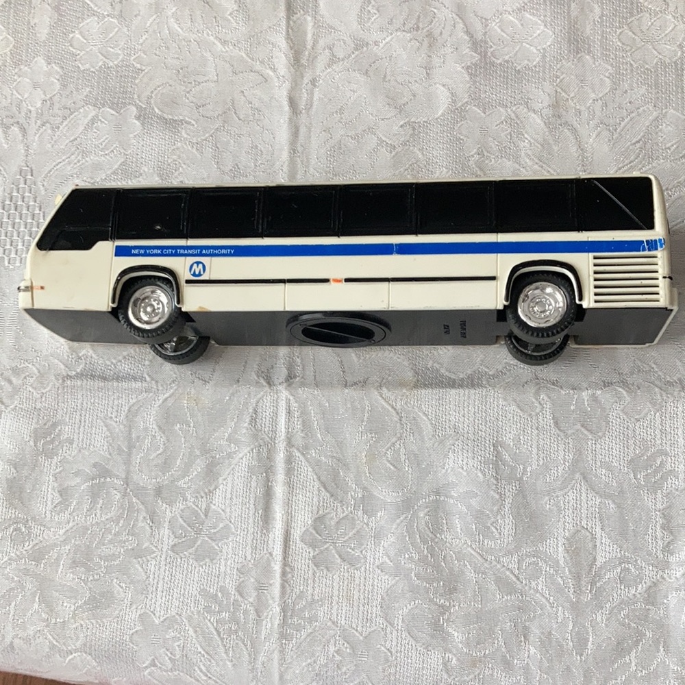 New York Transit Replica Bus Bank Flatbush B11